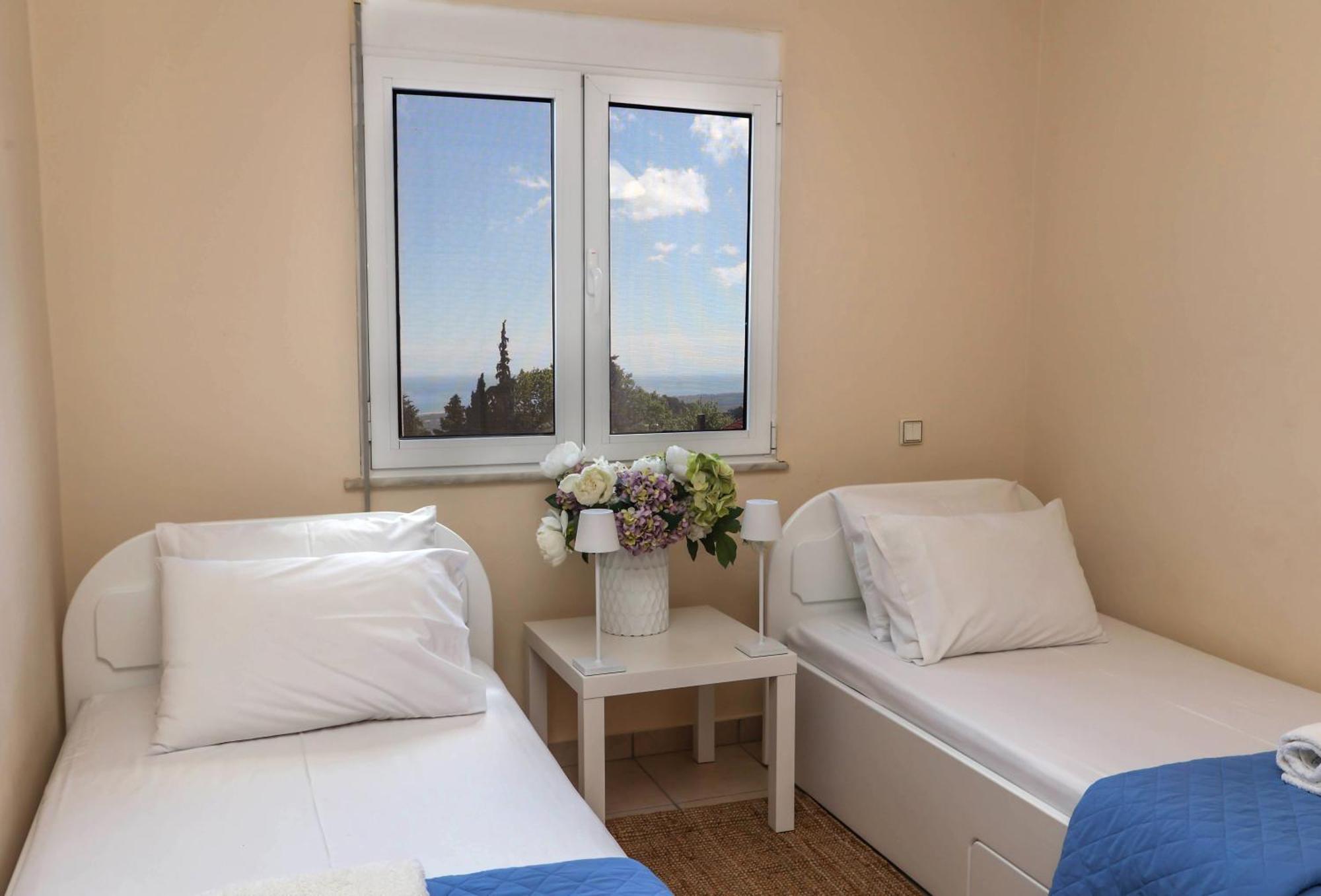 Olympus Beach Aigani Family House Экстерьер фото